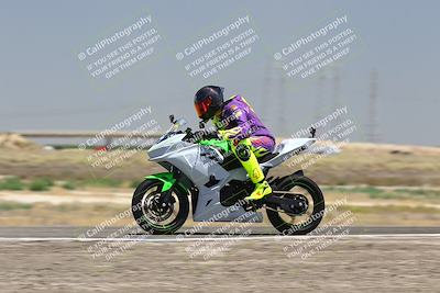 media/Aug-03-2025-TrackDaz (Sun) [[bf4a71acf9]]/B Group/1220pm (Wheelie Bump)/